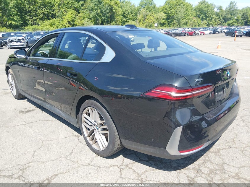 2024 BMW 5er VIN WBA53FJ06RCS33758 IAAI salvage auction — FRONT END, Salvage (Connecticut), sold $23,650 on 2026-08-06 (photo 3)