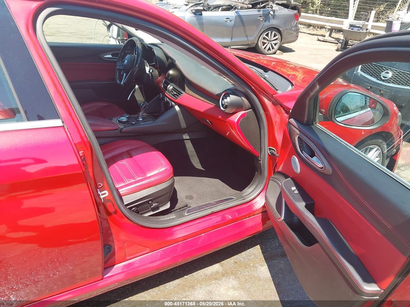 2017 Alfa romeo Giulia VIN ZARFAECN4H7557448 IAAI salvage auction — RIGHT FRONT, Salvage Title, sold $3,300 on 2026-09-10 (photo 5)