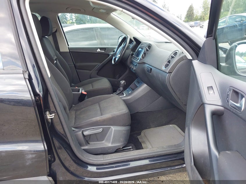 2018 Volkswagen Tiguan VIN WVGAV7AX0JK005047 IAAI salvage auction — NORMAL WEAR, Clear (Washington), sold $1,500 on 2026-07-15 (photo 5)