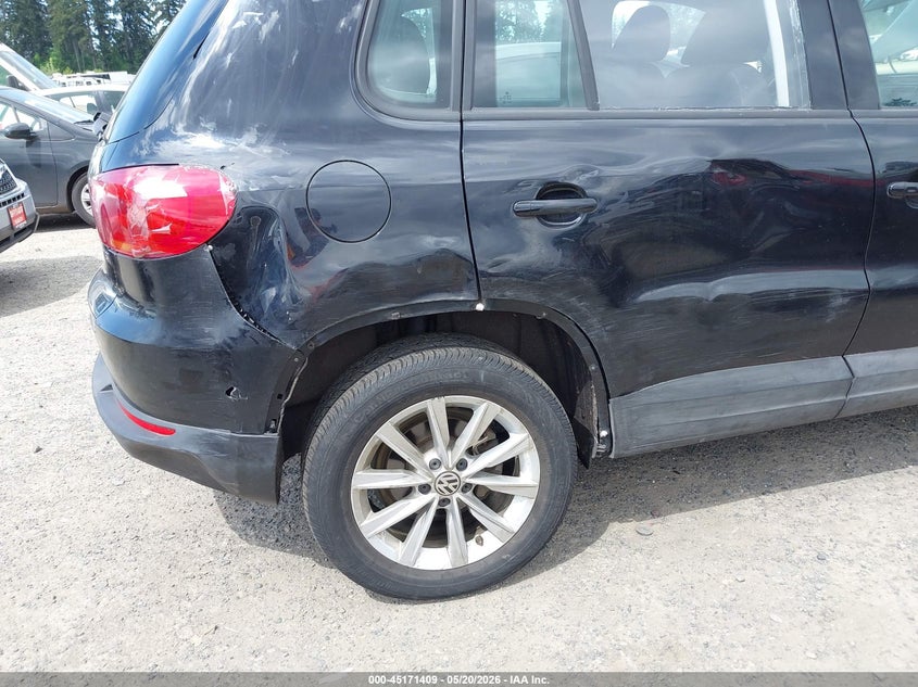 2018 Volkswagen Tiguan VIN WVGAV7AX0JK005047 IAAI salvage auction — NORMAL WEAR, Clear (Washington), sold $1,500 on 2026-07-15 (photo 6)