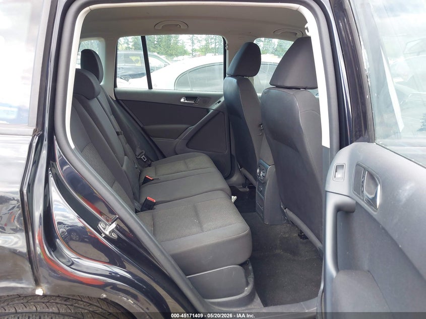 2018 Volkswagen Tiguan VIN WVGAV7AX0JK005047 IAAI salvage auction — NORMAL WEAR, Clear (Washington), sold $1,500 on 2026-07-15 (photo 8)