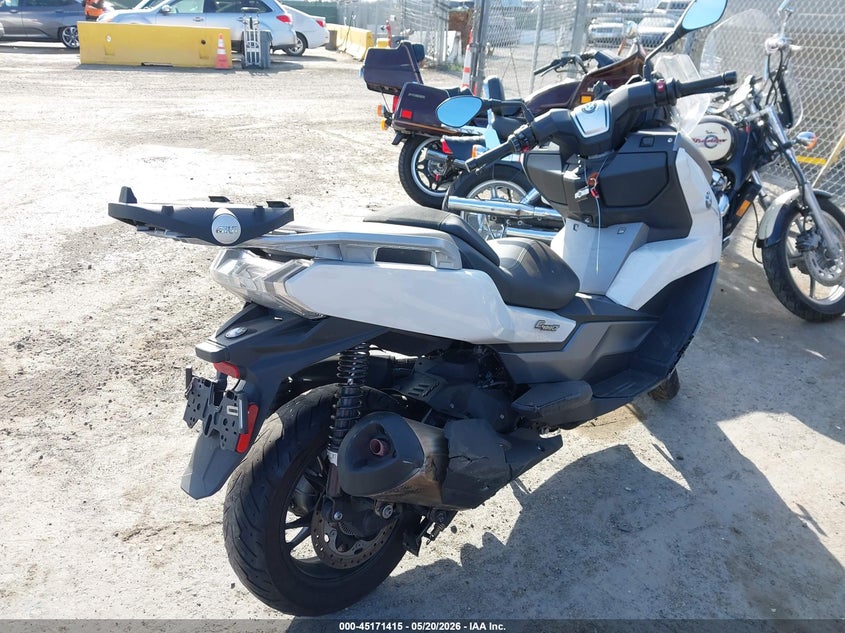 2024 BMW C VIN WB40C6308RS924578 IAAI salvage auction — FRONT END, Salvage (California), sold $3,300 on 2026-07-16 (photo 4)