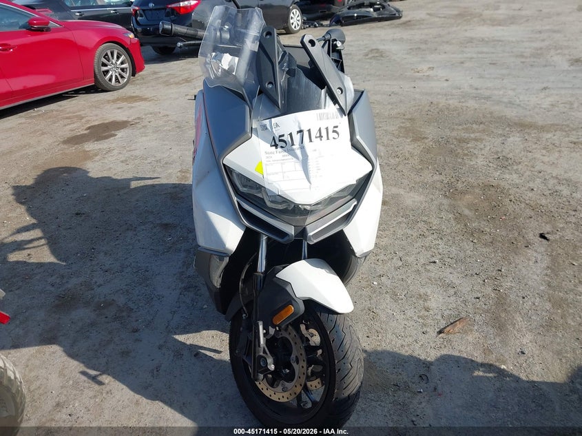 2024 BMW C VIN WB40C6308RS924578 IAAI salvage auction — FRONT END, Salvage (California), sold $3,300 on 2026-07-16 (photo 5)