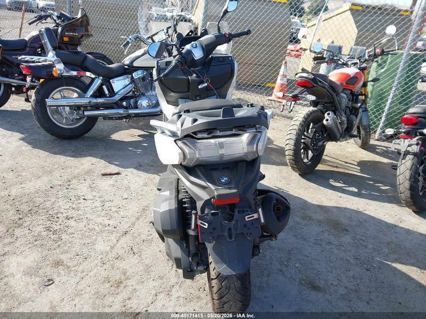 2024 BMW C VIN WB40C6308RS924578 IAAI salvage auction — FRONT END, Salvage (California), sold $3,300 on 2026-07-16 (photo 6)