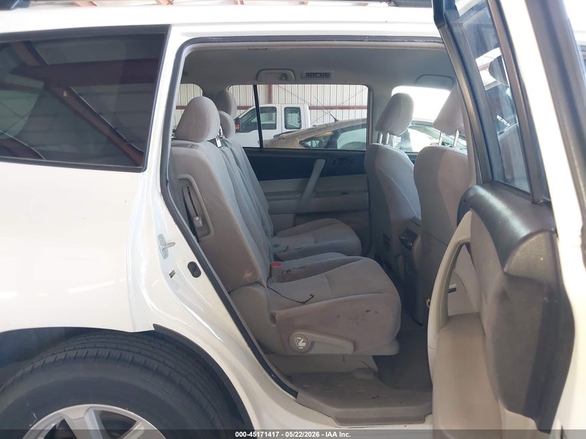 2010 Toyota Highlander VIN JTEZK3EH2A2104315 IAAI salvage auction — REAR END, Salvage (California), sold $1,050 on 2026-07-07 (photo 8)