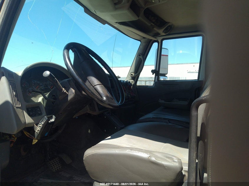2010 International 4000 series VIN 1HTMMAAL0AH276172 IAAI salvage auction — ELECTRICAL, Salvage (North Dakota), sold $7,300 on 2026-07-22 (photo 5)