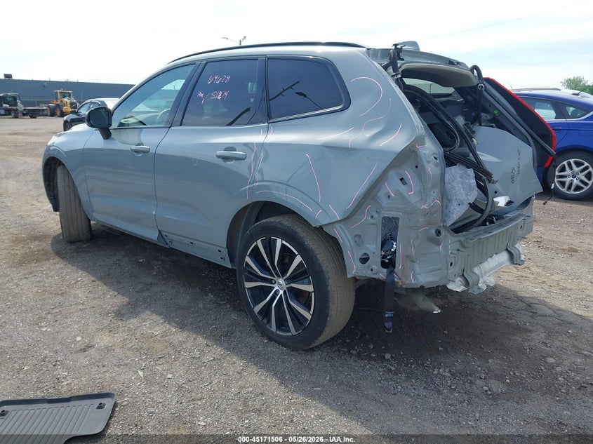 2024 Volvo Xc60 VIN YV4L12RL1R1782431 IAAI salvage auction — FRONT & REAR, Clear (Michigan), sold $15,100 on 2026-08-23 (photo 3)