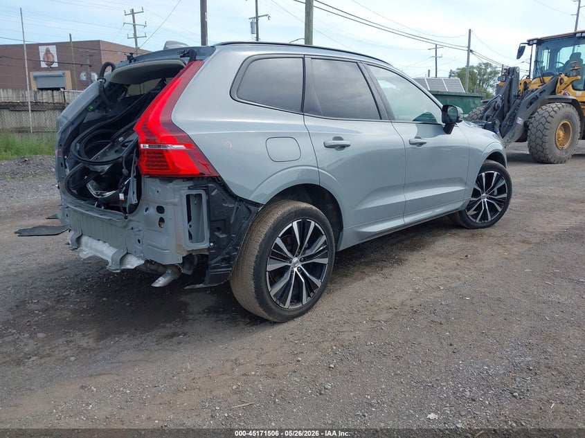 2024 Volvo Xc60 VIN YV4L12RL1R1782431 IAAI salvage auction — FRONT & REAR, Clear (Michigan), sold $15,100 on 2026-08-23 (photo 4)