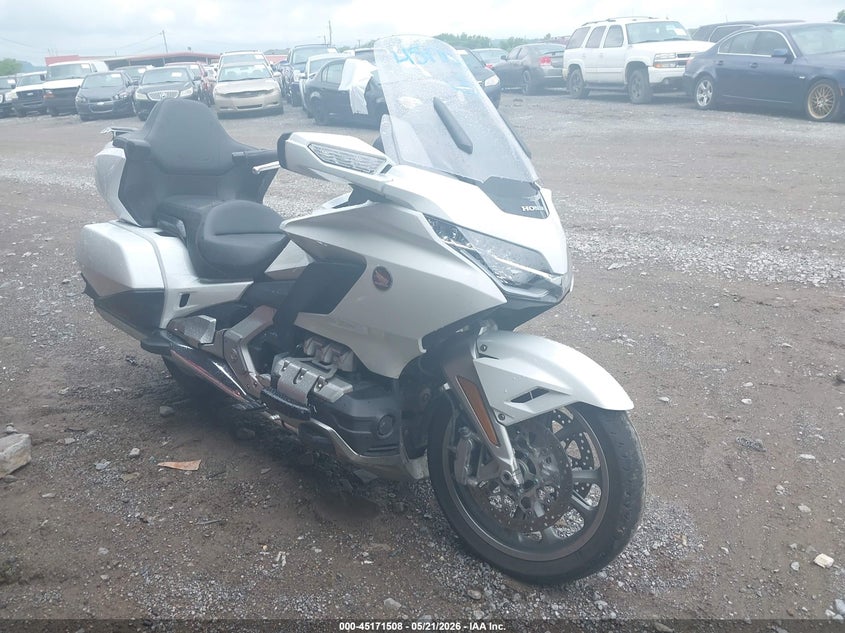 2018 Honda Gl1800c VIN JH2SC7905JK002478 IAAI salvage auction — LEFT SIDE, Salvage (Tennessee), sold $4,550 on 2026-07-22 (photo 1)