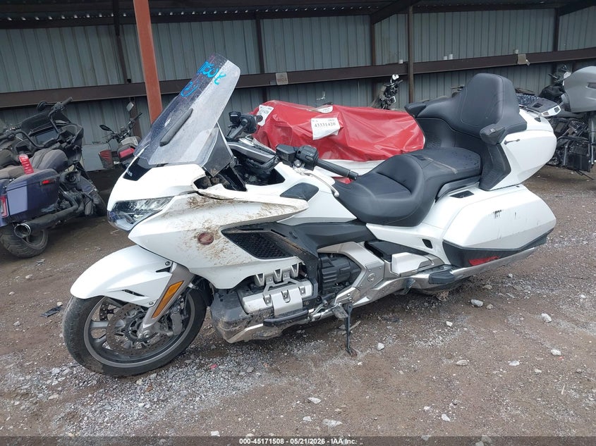 2018 Honda Gl1800c VIN JH2SC7905JK002478 IAAI salvage auction — LEFT SIDE, Salvage (Tennessee), sold $4,550 on 2026-07-22 (photo 2)