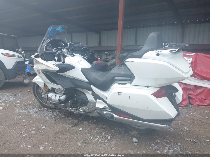 2018 Honda Gl1800c VIN JH2SC7905JK002478 IAAI salvage auction — LEFT SIDE, Salvage (Tennessee), sold $4,550 on 2026-07-22 (photo 3)