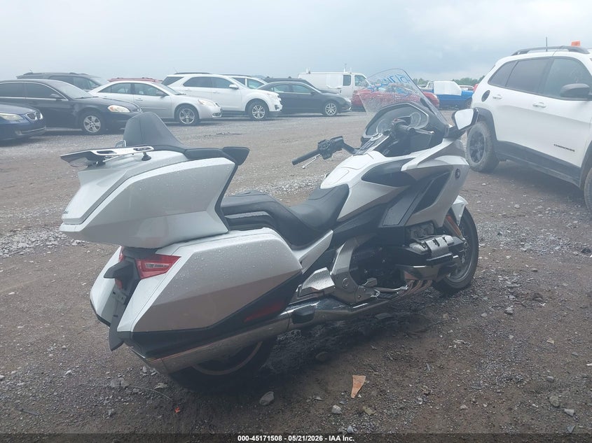 2018 Honda Gl1800c VIN JH2SC7905JK002478 IAAI salvage auction — LEFT SIDE, Salvage (Tennessee), sold $4,550 on 2026-07-22 (photo 4)