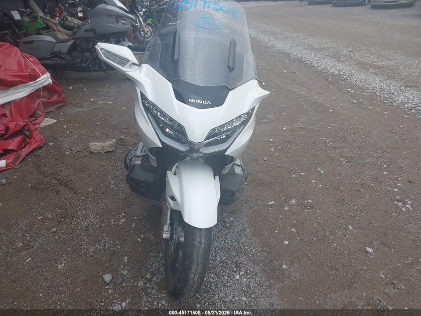 2018 Honda Gl1800c VIN JH2SC7905JK002478 IAAI salvage auction — LEFT SIDE, Salvage (Tennessee), sold $4,550 on 2026-07-22 (photo 5)