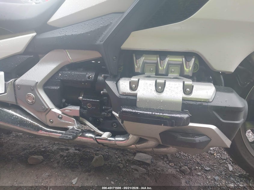 2018 Honda Gl1800c VIN JH2SC7905JK002478 IAAI salvage auction — LEFT SIDE, Salvage (Tennessee), sold $4,550 on 2026-07-22 (photo 8)