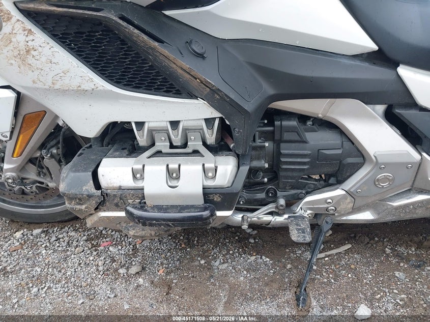2018 Honda Gl1800c VIN JH2SC7905JK002478 IAAI salvage auction — LEFT SIDE, Salvage (Tennessee), sold $4,550 on 2026-07-22 (photo 9)