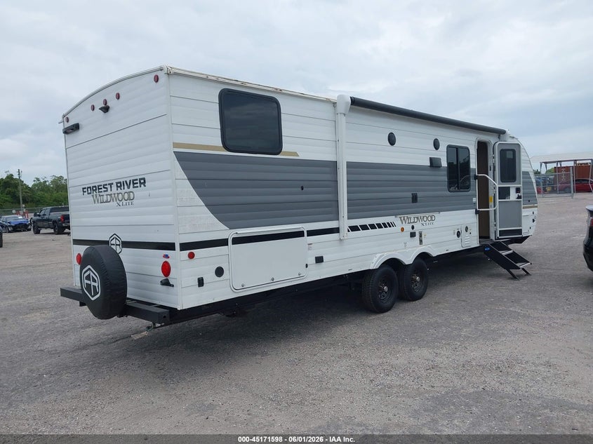 2025 Forest river Wildwood VIN 4X4TWDC2XS7380033 IAAI salvage auction — WATER/FLOOD, Rebuildable (Florida), sold $7,600 on 2026-08-19 (photo 4)