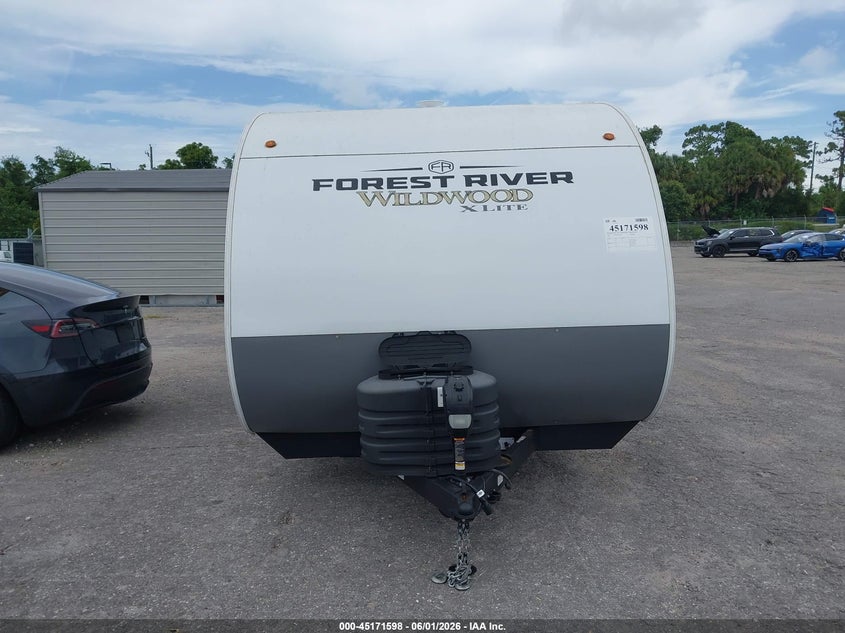 2025 Forest river Wildwood VIN 4X4TWDC2XS7380033 IAAI salvage auction — WATER/FLOOD, Rebuildable (Florida), sold $7,600 on 2026-08-19 (photo 6)