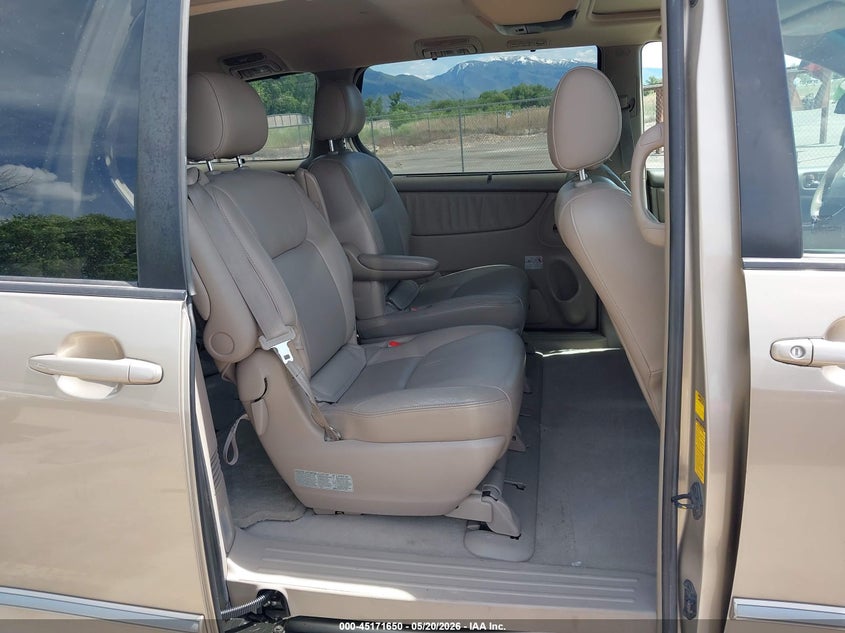 2004 Toyota Sienna VIN 5TDBA22C94S024647 IAAI salvage auction — FRONT END, Salvage (Utah), sold $400 on 2026-07-16 (photo 8)