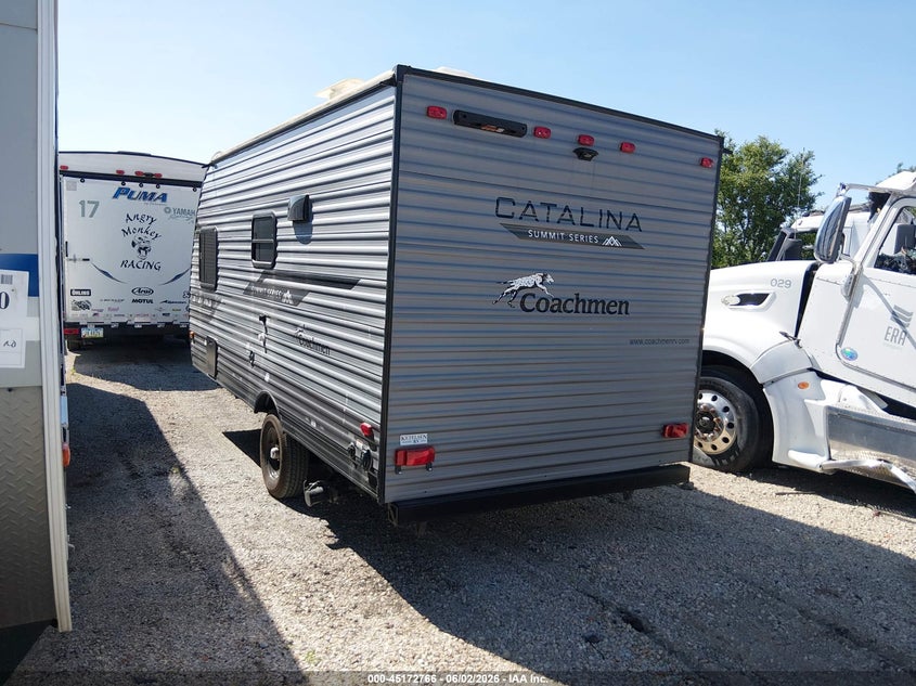 2024 Coachmen Catalina VIN 5ZT2CADC2RK008157 IAAI salvage auction — HAIL, Regular Certificate (Iowa), sold $4,175 on 2026-09-23 (photo 3)
