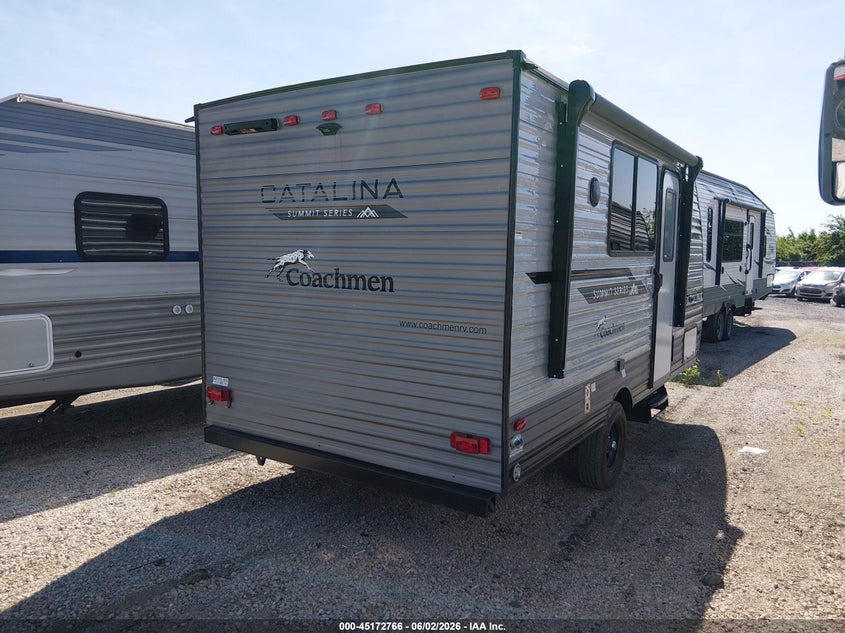 2024 Coachmen Catalina VIN 5ZT2CADC2RK008157 IAAI salvage auction — HAIL, Regular Certificate (Iowa), sold $4,175 on 2026-09-23 (photo 4)