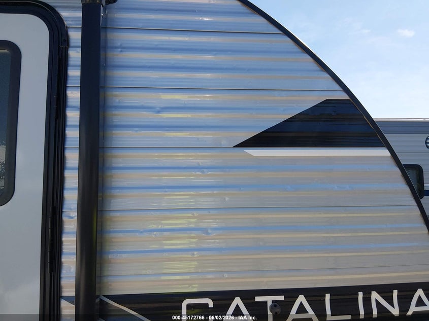 2024 Coachmen Catalina VIN 5ZT2CADC2RK008157 IAAI salvage auction — HAIL, Regular Certificate (Iowa), sold $4,175 on 2026-09-23 (photo 6)