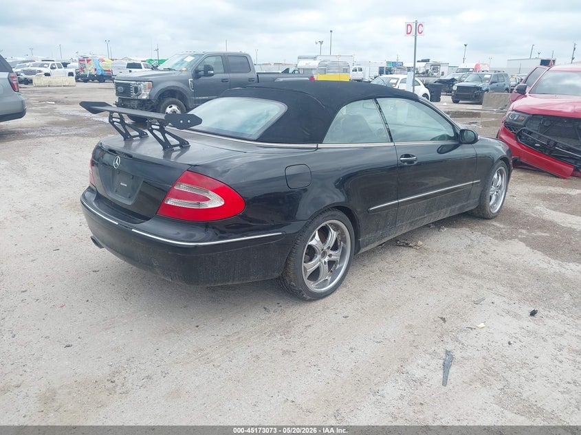 2005 Mercedes-benz Clk-klasse VIN WDBTK65J95F127571 IAAI salvage auction — NORMAL WEAR, Salvage (Texas), sold $250 on 2026-07-29 (photo 4)