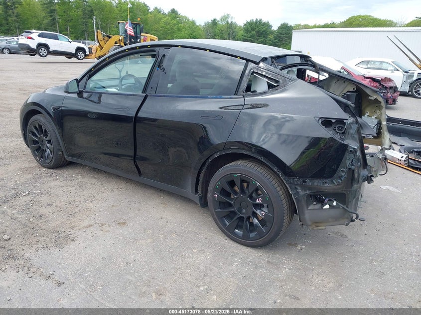 2022 Tesla Model y VIN 7SAYGDEE2NF318403 IAAI salvage auction — REAR END, Salvage Title, sold $8,600 on 2026-07-24 (photo 3)