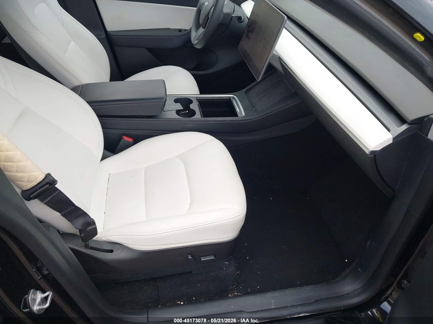 2022 Tesla Model y VIN 7SAYGDEE2NF318403 IAAI salvage auction — REAR END, Salvage Title, sold $8,600 on 2026-07-24 (photo 5)