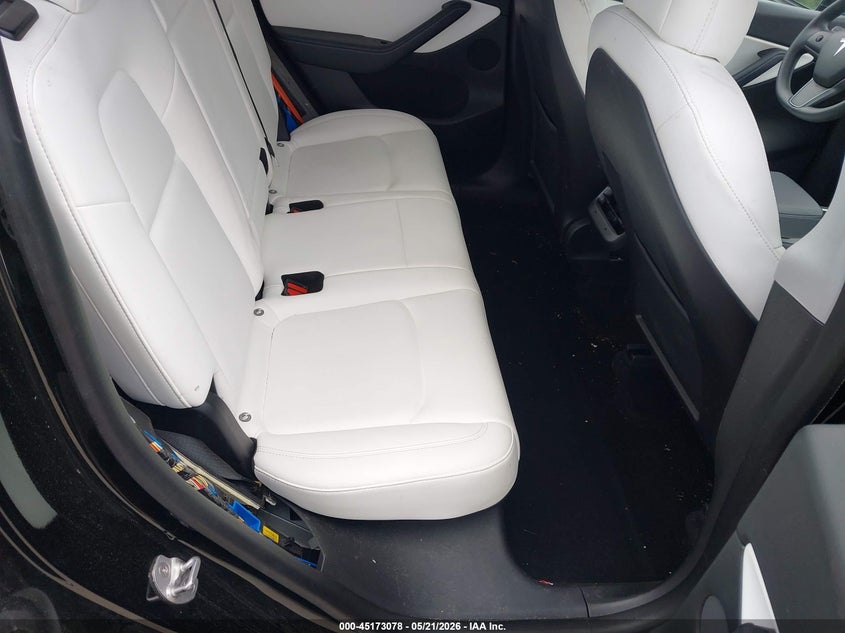 2022 Tesla Model y VIN 7SAYGDEE2NF318403 IAAI salvage auction — REAR END, Salvage Title, sold $8,600 on 2026-07-24 (photo 8)