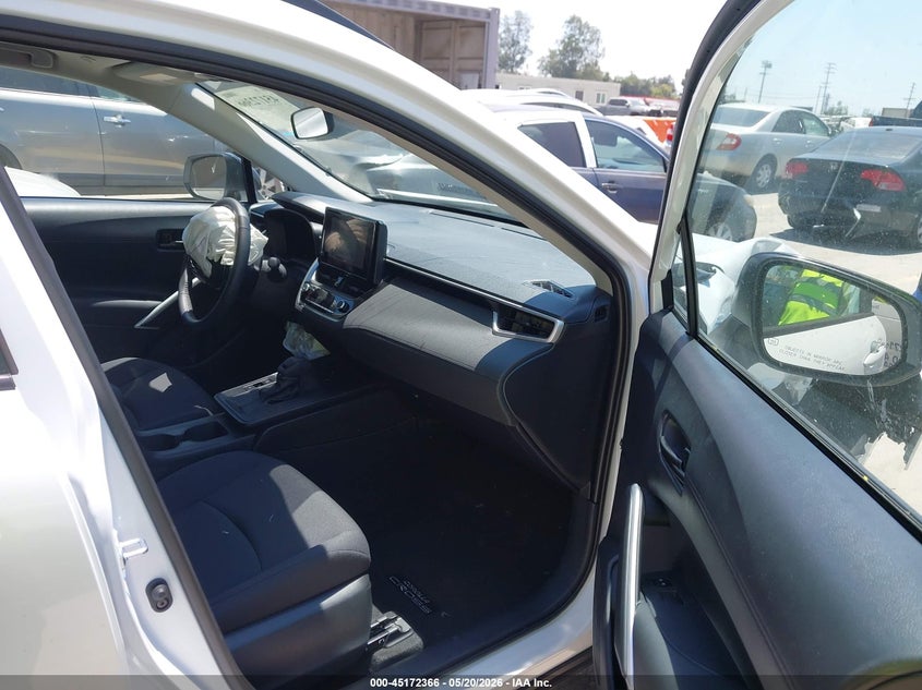 2026 Toyota Corolla cross VIN 7MUBAAAG5TV176251 IAAI salvage auction — RIGHT FRONT, Salvage (California), sold $9,800 on 2026-07-15 (photo 5)
