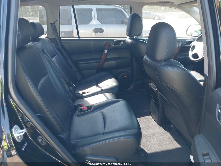 2011 Toyota Highlander hybrid VIN JTEDC3EH8B2003935 IAAI salvage auction — NORMAL WEAR, Clear (Maryland), sold $2,000 on 2026-07-22 (photo 8)