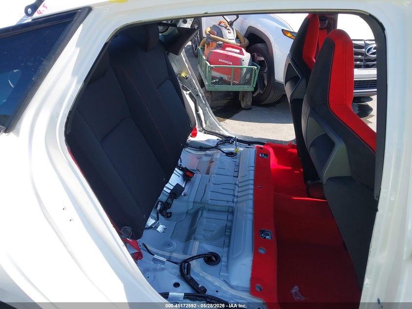 2025 Honda Civic type r VIN JHMFL5G47SX008726 IAAI salvage auction — FRONT & REAR, Salvage Title, sold $20,100 on 2026-07-30 (photo 8)