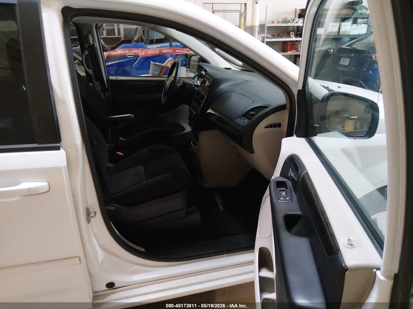 2014 Dodge Caravan VIN 2C4RDGBG6ER355587 IAAI salvage auction — HAIL, SF97 (Oklahoma), sold $10,100 on 2026-07-09 (photo 5)