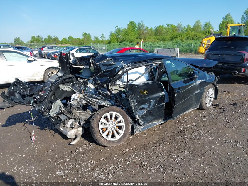 2025 Toyota Corolla VIN JTND4MBE3S3238394 IAAI salvage auction — FRONT & REAR, Salvage (Idaho), sold $25 on 2026-07-30 (photo 4)