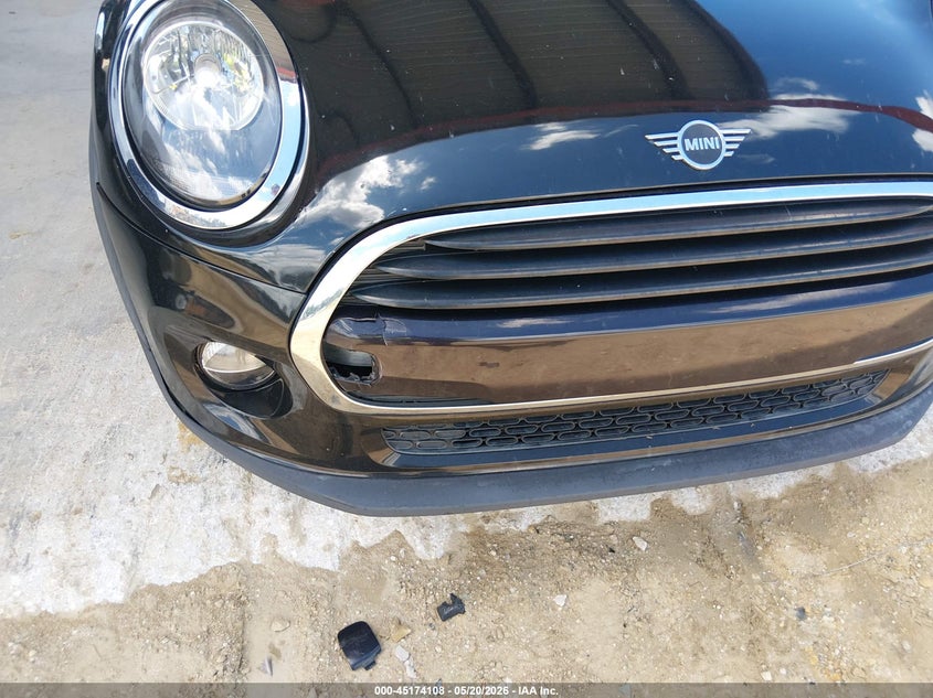 2019 Mini Hard top VIN WMWXU1C51K2H74104 IAAI salvage auction — WATER/FLOOD, Rebuildable (Florida), sold $2,800 on 2026-07-14 (photo 6)