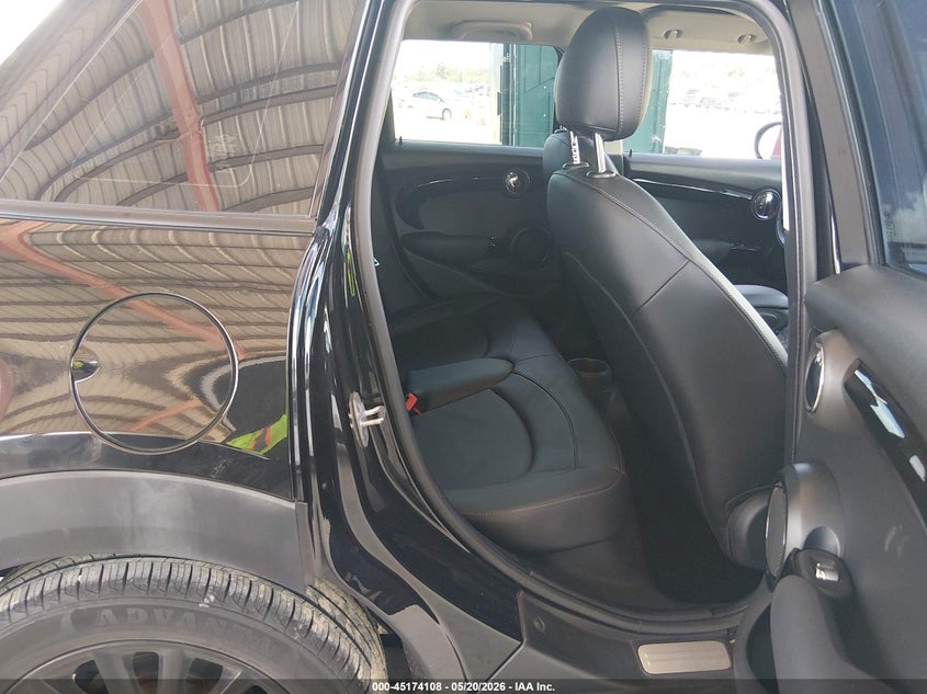 2019 Mini Hard top VIN WMWXU1C51K2H74104 IAAI salvage auction — WATER/FLOOD, Rebuildable (Florida), sold $2,800 on 2026-07-14 (photo 8)