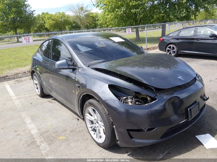 2024 Tesla Model y VIN 7SAYGDEDXRF016693 IAAI salvage auction — FRONT & REAR, Salvage (New Jersey), sold $10,225 on 2026-07-16 (photo 1)