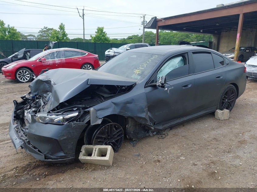 2025 BMW 5er VIN WBA63FJ08SCU39139 IAAI salvage auction — BIO HAZARD, Salvage Title, sold $22,300 on 2026-09-15 (photo 2)