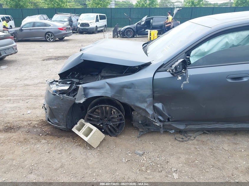 2025 BMW 5er VIN WBA63FJ08SCU39139 IAAI salvage auction — BIO HAZARD, Salvage Title, sold $22,300 on 2026-09-15 (photo 6)