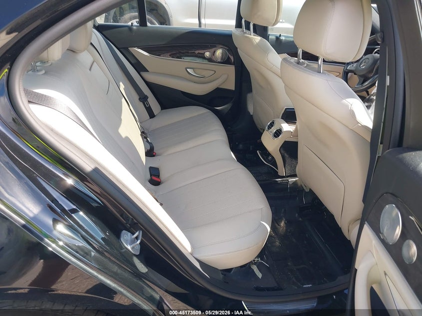 2017 Mercedes-benz E-klasse VIN WDDZF4JB0HA056447 IAAI salvage auction — WATER/FLOOD, Salvage Title, sold $4,400 on 2026-07-07 (photo 8)
