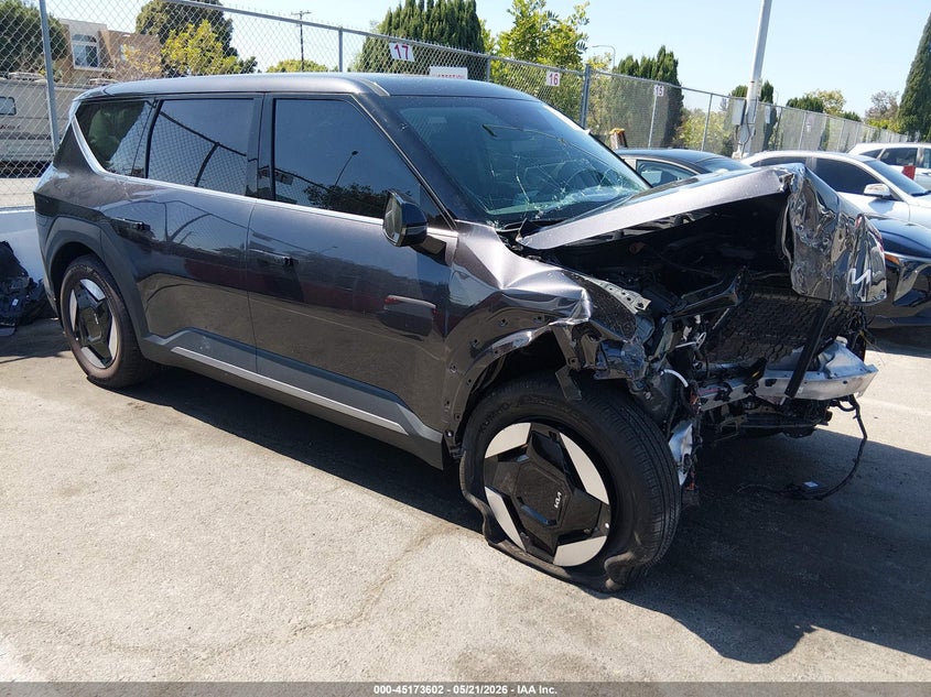 2026 Kia Ev9 VIN 5XYAB5S18TG019640 — IAAI salvage auction photo