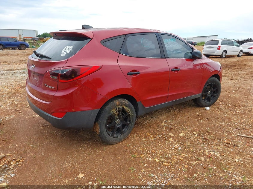 2011 Hyundai Tucson VIN KM8JT3AB5BU121899 IAAI salvage auction — ALL OVER, Clear (Missouri), sold $25 on 2026-07-27 (photo 4)