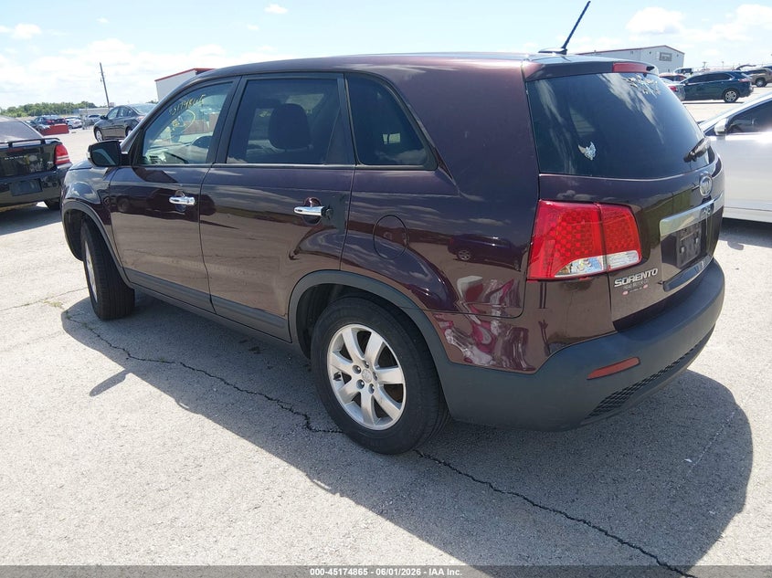 2011 Kia Sorento VIN 5XYKT3A18BG070495 IAAI salvage auction — SIDE, Repossessed (Missouri), sold $925 on 2026-07-16 (photo 3)