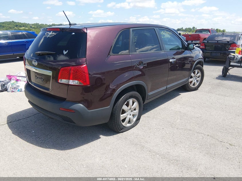 2011 Kia Sorento VIN 5XYKT3A18BG070495 IAAI salvage auction — SIDE, Repossessed (Missouri), sold $925 on 2026-07-16 (photo 4)