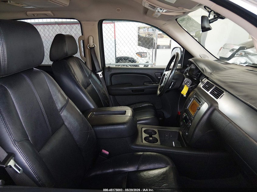 2007 Chevrolet Suburban 1500 VIN 3GNFC160X7G310460 IAAI salvage auction — RIGHT FRONT, Rebuildable (Florida), sold $950 on 2026-07-08 (photo 5)