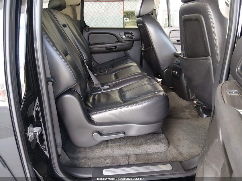 2007 Chevrolet Suburban 1500 VIN 3GNFC160X7G310460 IAAI salvage auction — RIGHT FRONT, Rebuildable (Florida), sold $950 on 2026-07-08 (photo 8)