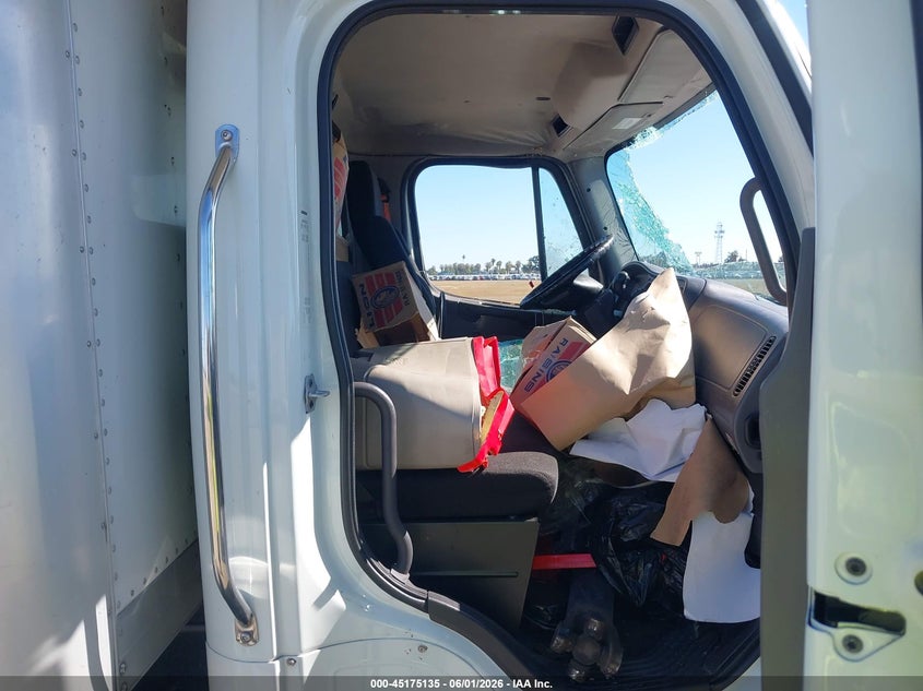 2020 Freightliner M2 106 VIN 3ALACWFC1LDLU8471 IAAI salvage auction — ROOF, Salvage (California), sold $8,250 on 2026-08-18 (photo 5)