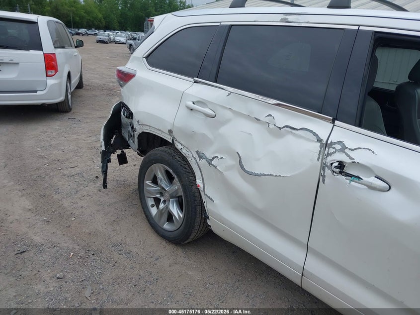 2015 Toyota Highlander VIN 5TDDKRFH5FS096954 IAAI salvage auction — RIGHT SIDE, Salvage (Iowa), sold $6,400 on 2026-07-13 (photo 6)