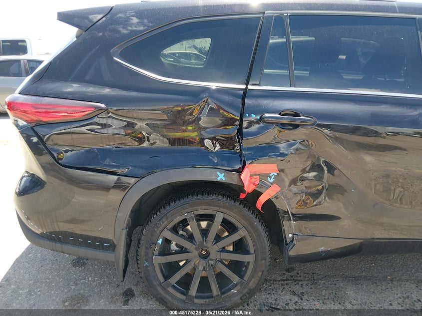 2020 Toyota Highlander VIN 5TDBZRBH8LS021086 IAAI salvage auction — LEFT & RIGHT, Salvage (Colorado), sold $7,800 on 2026-07-28 (photo 6)