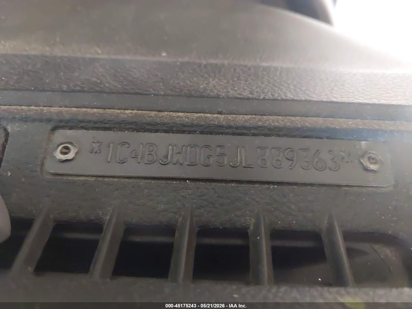 2018 Jeep Wrangler / VIN 1C4BJWDG5JL889863 IAAI salvage auction — FRONT END, Salvage Title, sold $1,050 on 2026-08-13 (photo 9)